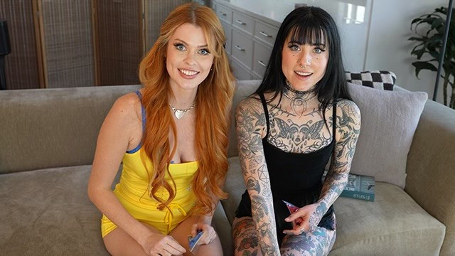 Oynadıkları Oyunda Yendiği Üvey Kardeşi ve Arkadaşına Sikini Yalatıyor