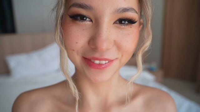 Dar Bir Amcığa Sahip Olan Genç Kadının Sikişirken Aldığı Zevk Muazzam